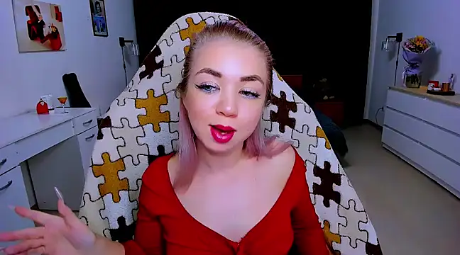 littleSiyfairy online show from February 7, 2025, 3:19 pm