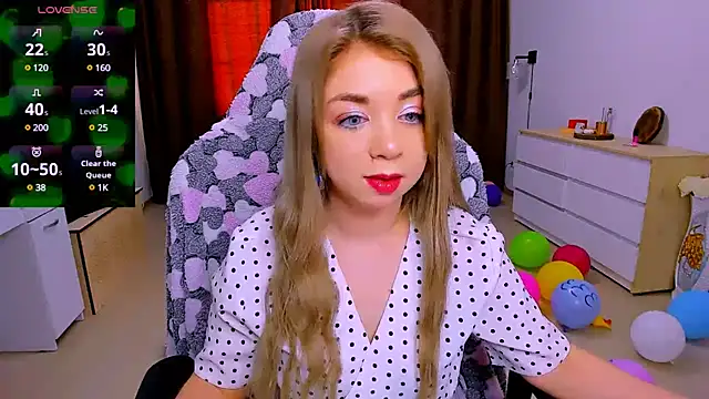 littleSiyfairy online show from March 21, 2025, 6:49 am
