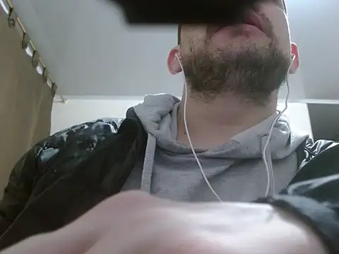 camiloking1720 online show from November 24, 2025, 8:31 pm