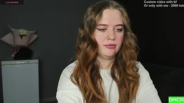 Pinku kitsune online show from February 15, 2026, 5:30 am