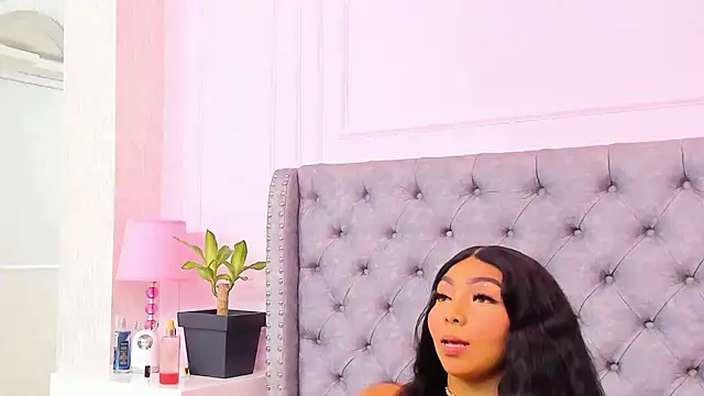 HaileeRoberts online show from January 13, 2026, 12:20 pm