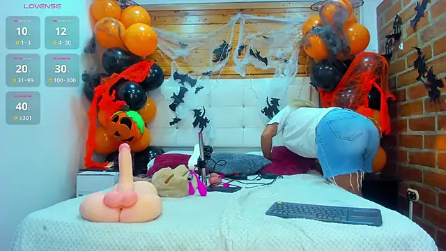 Snapshot of Dulcex69 chatting on October 10, 2025, 11:55 am Dulcex69 online show from October 10, 2025, 11:55 am