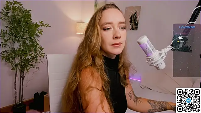 Snapshot of AngelPaull chatting on October 1, 2025, 10:13 pm AngelPaull online show from October 1, 2025, 10:13 pm