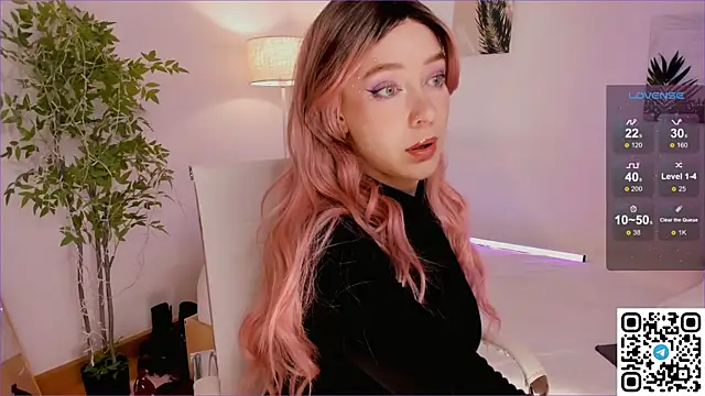 Snapshot of AngelPaull chatting on October 17, 2025, 8:10 pm AngelPaull online show from October 17, 2025, 8:10 pm