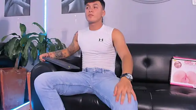 Cristopher strong online show from February 27, 2025, 4:32 pm