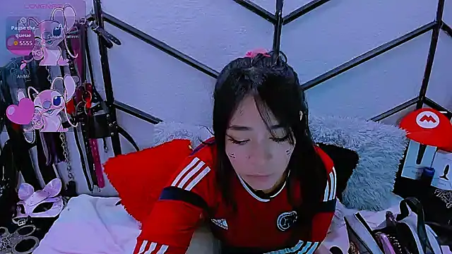 AlanaLuck online show from November 18, 2025, 7:39 pm