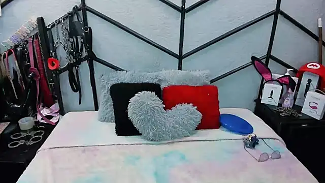 AlanaLuck online show from March 24, 2026, 7:03 pm