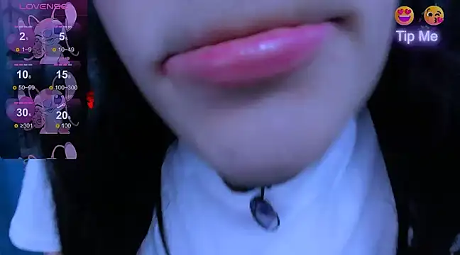 Snapshot of AlanaLuck chatting on March 4, 2025, 1:12 am AlanaLuck online show from March 4, 2025, 1:12 am