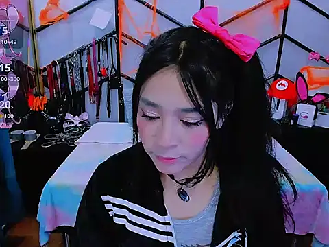 Snapshot of AlanaLuck chatting on October 4, 2025, 12:07 pm AlanaLuck online show from October 4, 2025, 12:07 pm