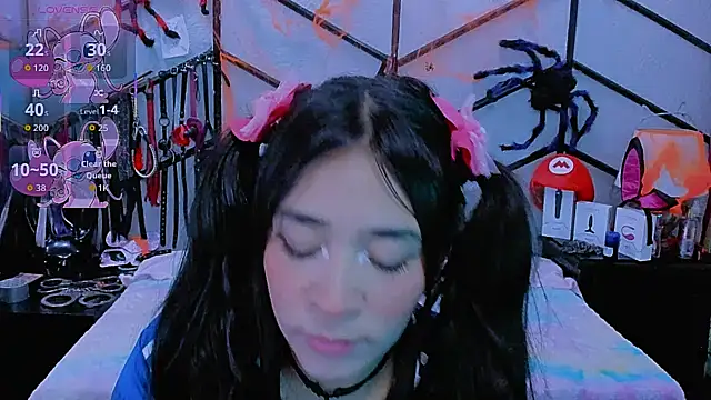 Snapshot of AlanaLuck chatting on October 27, 2025, 7:37 pm AlanaLuck online show from October 27, 2025, 7:37 pm