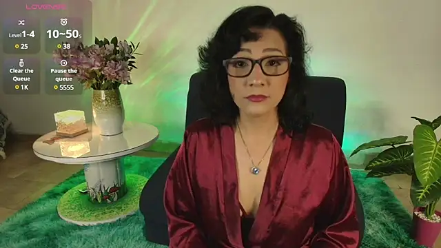 Elliee  online show from March 11, 2025, 12:17 pm