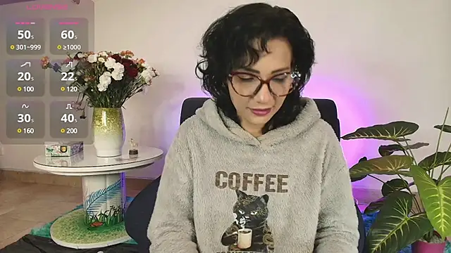 Elliee  online show from February 13, 2025, 12:54 pm