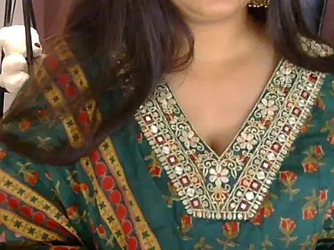 sanam rose online show from October 21, 2025, 2:16 pm