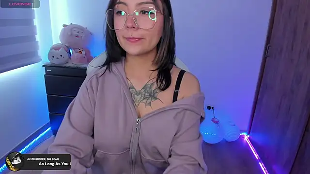 Snapshot of Hannya_moon chatting on October 15, 2025, 4:48 pm Hannya moon online show from October 15, 2025, 4:48 pm