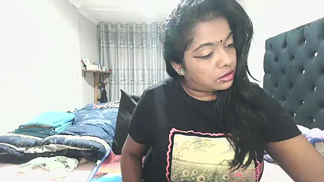 Snapshot of Indianmayaxoxo chatting on July 2, 2026, 1:17 pm Indianmayaxoxo online show from July 2, 2026, 1:17 pm