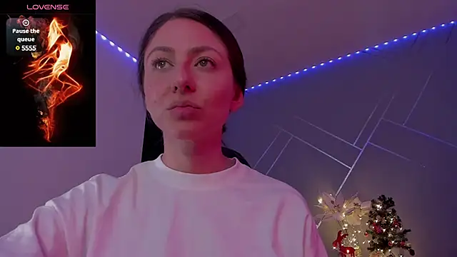 Ich Bin Julia online show from December 18, 2024, 5:10 pm