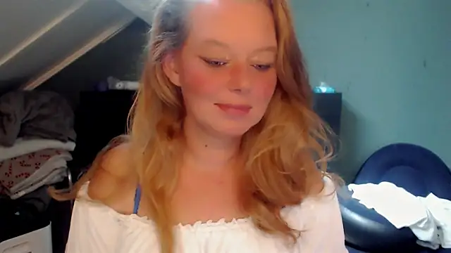 roxanna24 online show from July 7, 2026, 10:19 am