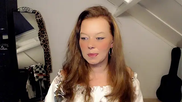 Snapshot of roxanna24 chatting on March 14, 2026, 9:10 pm roxanna24 online show from March 14, 2026, 9:10 pm