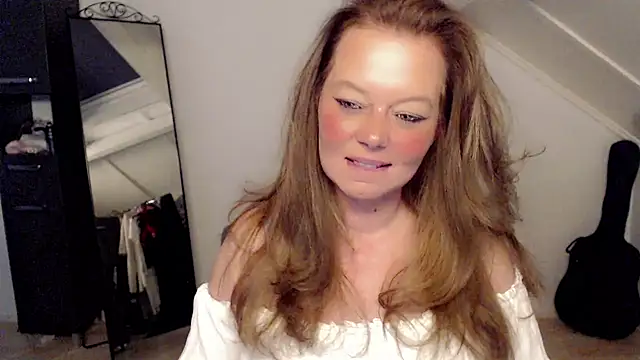 Snapshot of roxanna24 chatting on March 24, 2026, 9:15 pm roxanna24 online show from March 24, 2026, 9:15 pm