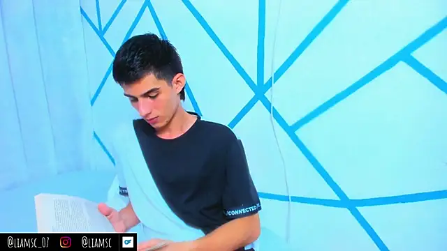 liam scott77 online show from October 10, 2025, 3:57 pm