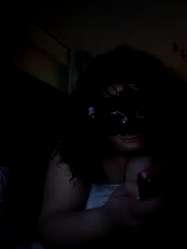 Snapshot of ElisaLuca chatting on December 21, 2024, 11:02 pm ElisaLuca online show from December 21, 2024, 11:02 pm