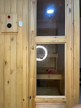 Barbielatinas online show from March 28, 2026, 10:33 pm