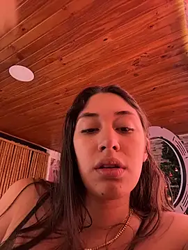 Barbielatinas online show from December 14, 2025, 6:35 pm