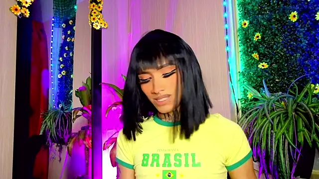 Snapshot of Micaela_Rangel chatting on October 4, 2025, 3:41 am Micaela Rangel online show from October 4, 2025, 3:41 am