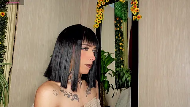 Snapshot of Micaela_Rangel chatting on October 25, 2025, 2:00 am Micaela Rangel online show from October 25, 2025, 2:00 am