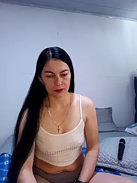 renata hot1 online show from February 6, 2026, 1:40 pm