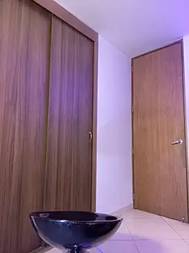 Apriilpeach  online show from October 18, 2025, 3:30 am