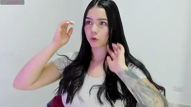 Natasha su  online show from February 18, 2025, 10:14 pm