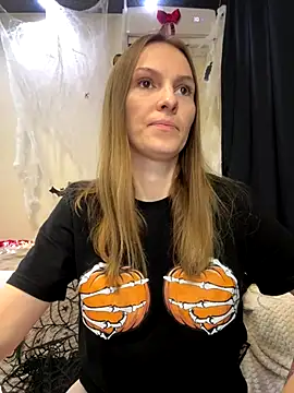 Snapshot of RachelBelI chatting on October 13, 2025, 11:38 pm RachelBelI online show from October 13, 2025, 11:38 pm