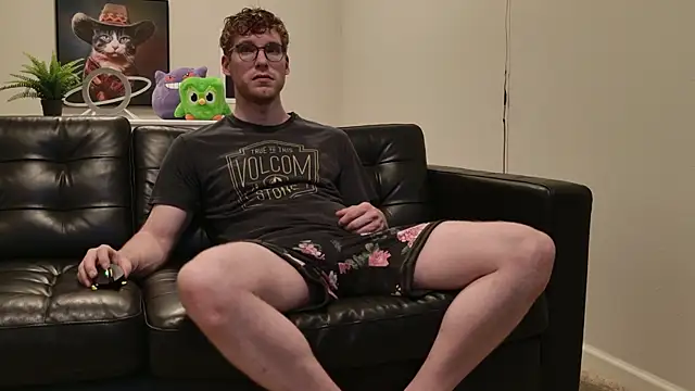 BlueEyedTallGuy94 online show from October 7, 2025, 1:17 am