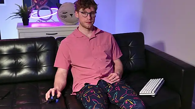 Snapshot of BlueEyedTallGuy94 chatting on November 4, 2025, 2:48 am BlueEyedTallGuy94 online show from November 4, 2025, 2:48 am