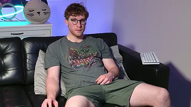 Snapshot of BlueEyedTallGuy94 chatting on November 12, 2025, 2:15 am BlueEyedTallGuy94 online show from November 12, 2025, 2:15 am