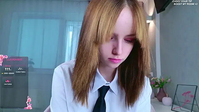 Snapshot of b4by_LoL1 chatting on October 17, 2025, 7:00 am b4by LoL1 online show from October 17, 2025, 7:00 am