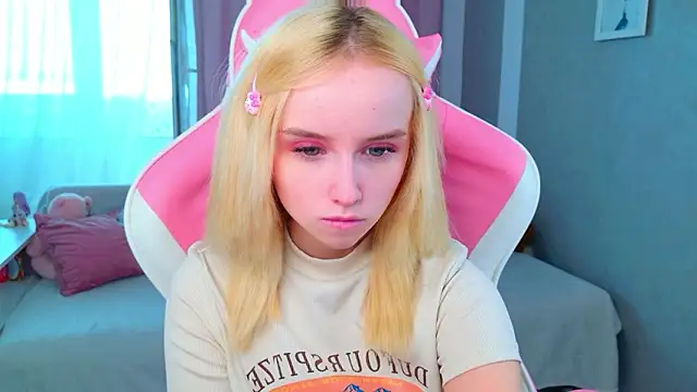 Snapshot of b4by_LoL1 chatting on February 28, 2026, 8:36 am b4by LoL1 online show from February 28, 2026, 8:36 am