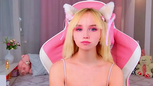 Snapshot of b4by_LoL1 chatting on February 23, 2026, 3:12 pm b4by LoL1 online show from February 23, 2026, 3:12 pm