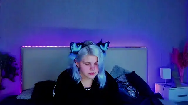 JoannLowe online show from February 15, 2025, 10:21 pm