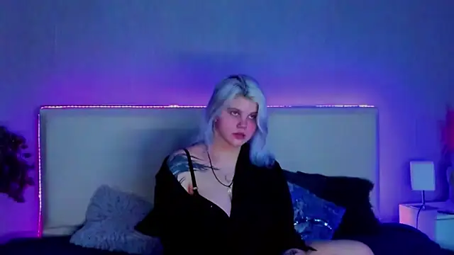 JoannLowe online show from February 25, 2025, 8:11 pm