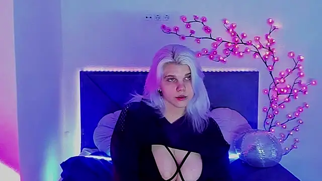 JoannLowe online show from March 16, 2026, 8:22 pm