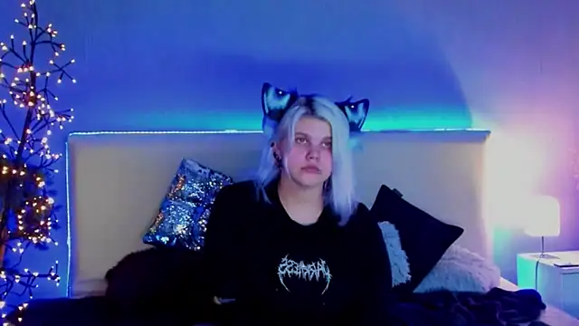 JoannLowe online show from March 5, 2025, 7:17 pm