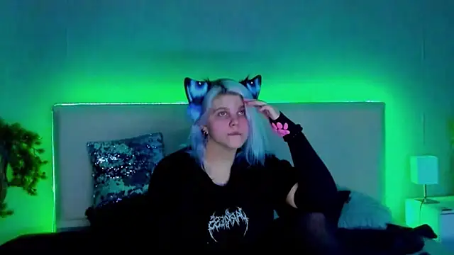 JoannLowe online show from March 5, 2025, 1:21 am