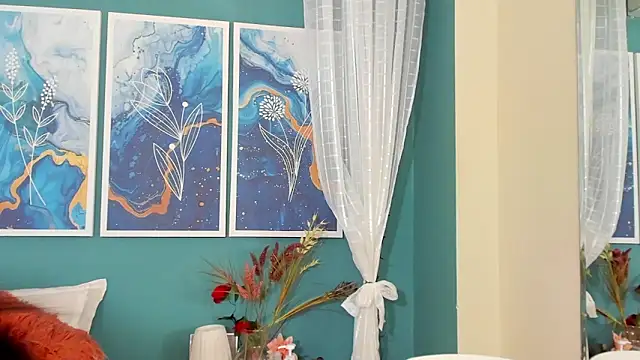 TianaReedd online show from March 6, 2025, 12:52 pm