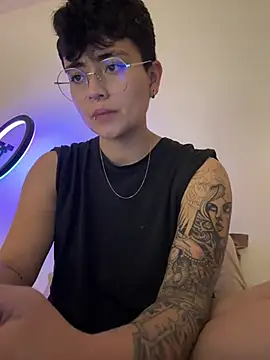 Snapshot of Ashley_Chriss chatting on March 9, 2025, 9:03 pm Ashley Chriss online show from March 9, 2025, 9:03 pm