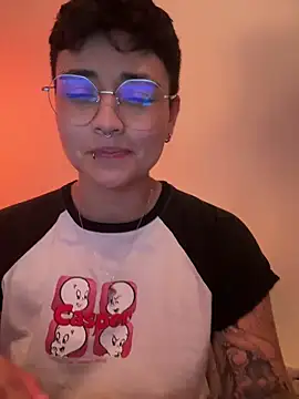 Snapshot of Ashley_Chriss chatting on December 31, 2024, 5:22 am Ashley Chriss online show from December 31, 2024, 5:22 am