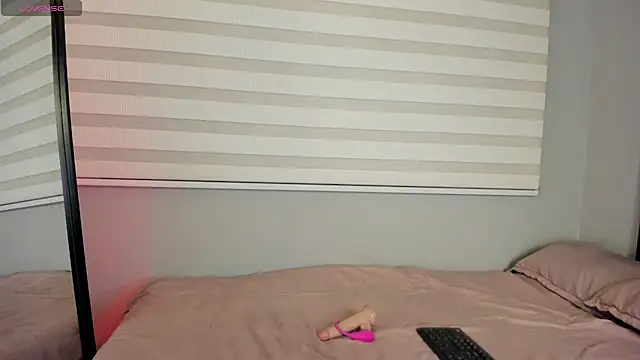 Snapshot of Catyloves chatting on September 18, 2025, 10:35 pm Catyloves online show from September 18, 2025, 10:35 pm