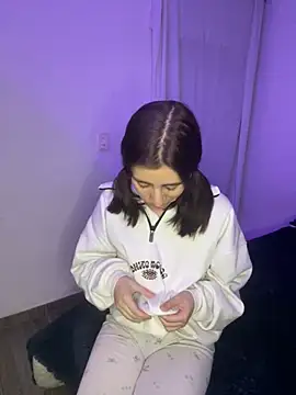 Catyloves online show from January 18, 2025, 8:52 am