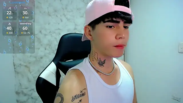 Snapshot of Tayson_Rivers chatting on November 15, 2025, 2:26 am Tayson Rivers online show from November 15, 2025, 2:26 am